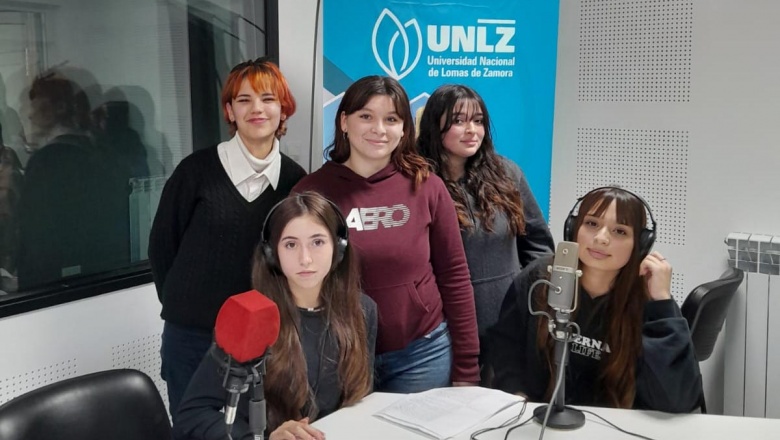 Jóvenes en línea