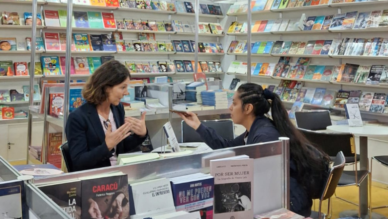 Móvil en la Feria del Libro: charla con la escritora Andrea Kobilsky