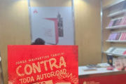 Móvil en la Feria del Libro: desde el stand de la editorial Aletheya